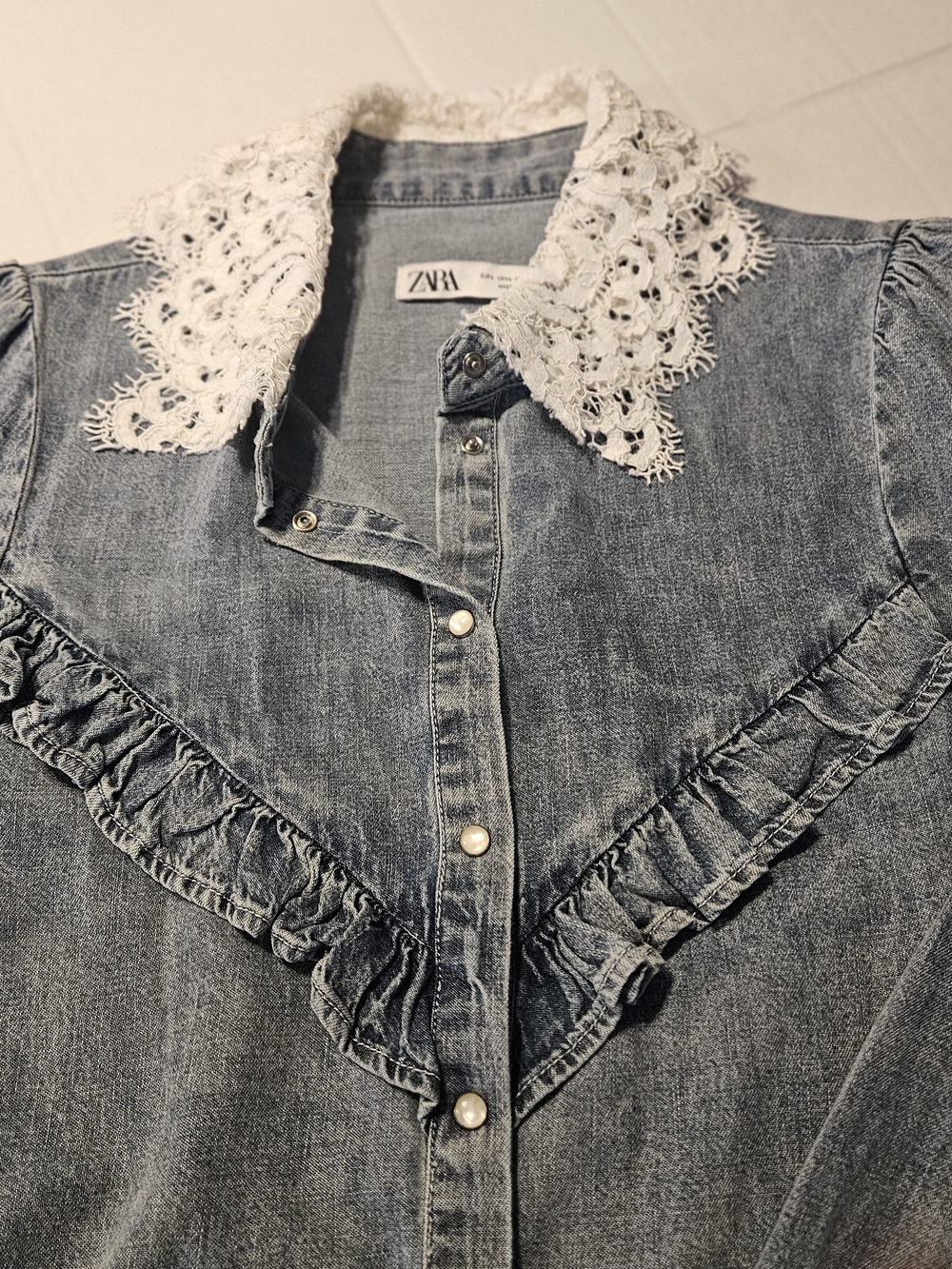 Zara Light Blue Denim Top with White Crochet Collar - Picture 4 of 10